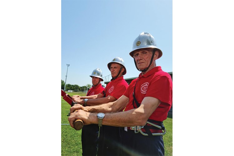 Slika 3 veterana na vježbi s ručnom vatrogasnom pumpom
Mala Subotica
8. srpnja 2021.
